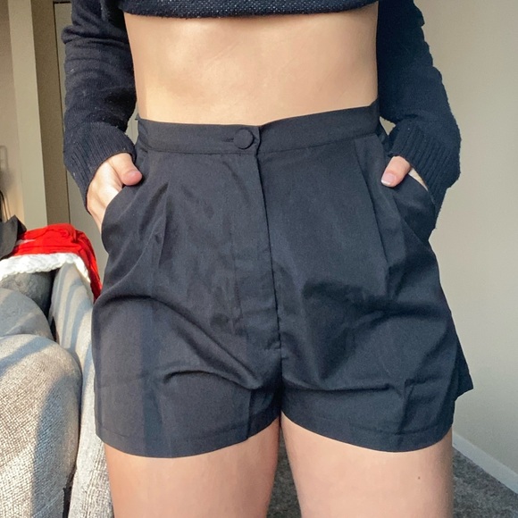 Lightweight shorts - Picture 3 of 4
